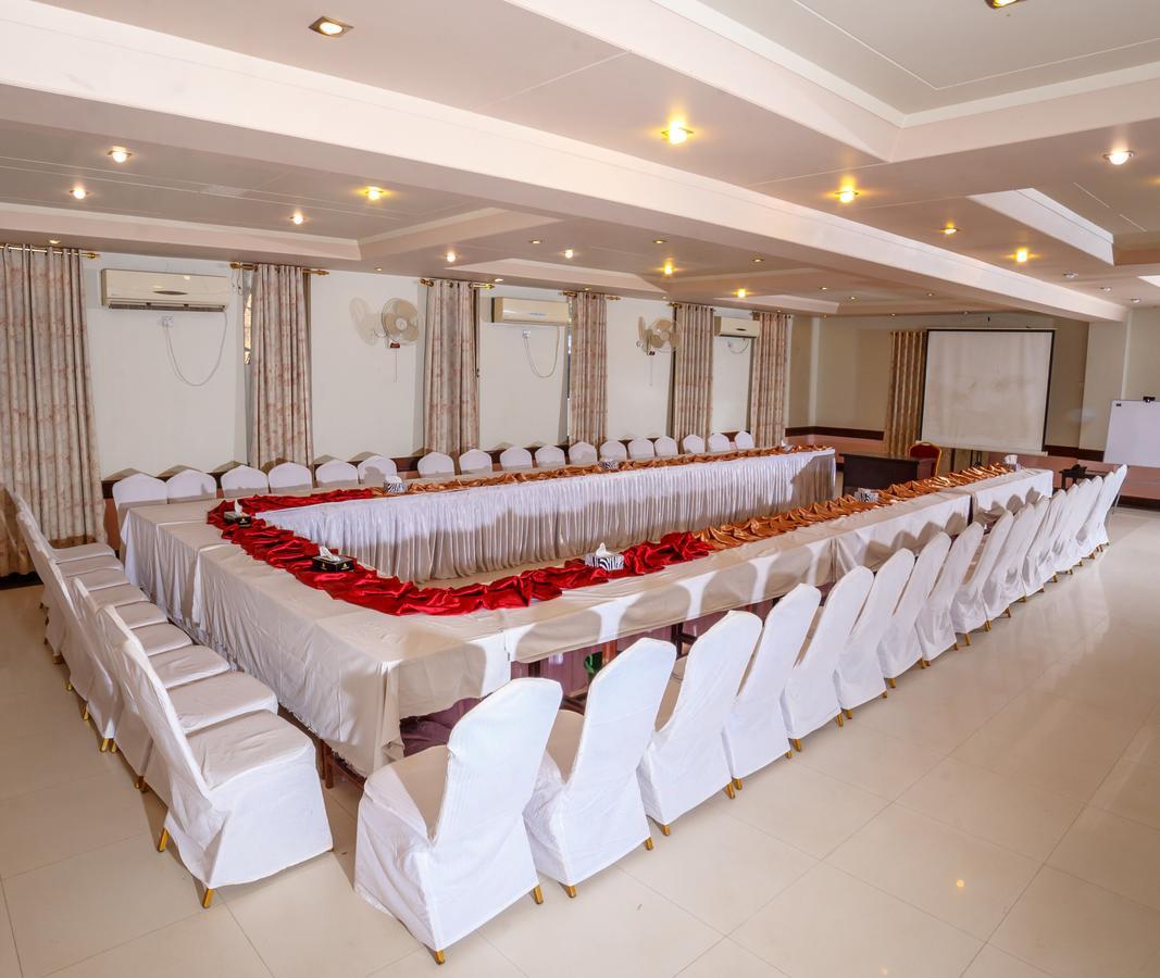Shelton House Peshawar Hotel Exterior photo