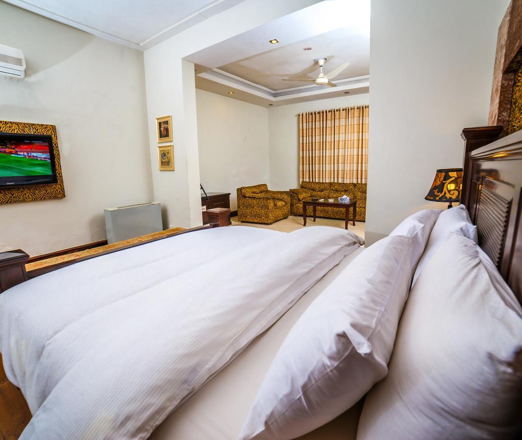 Shelton House Peshawar Hotel Exterior photo