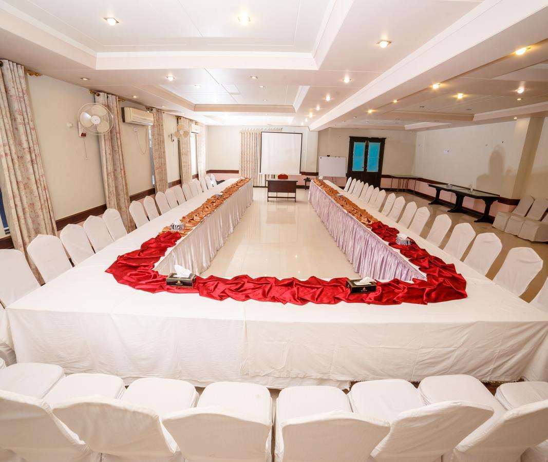 Shelton House Peshawar Hotel Exterior photo