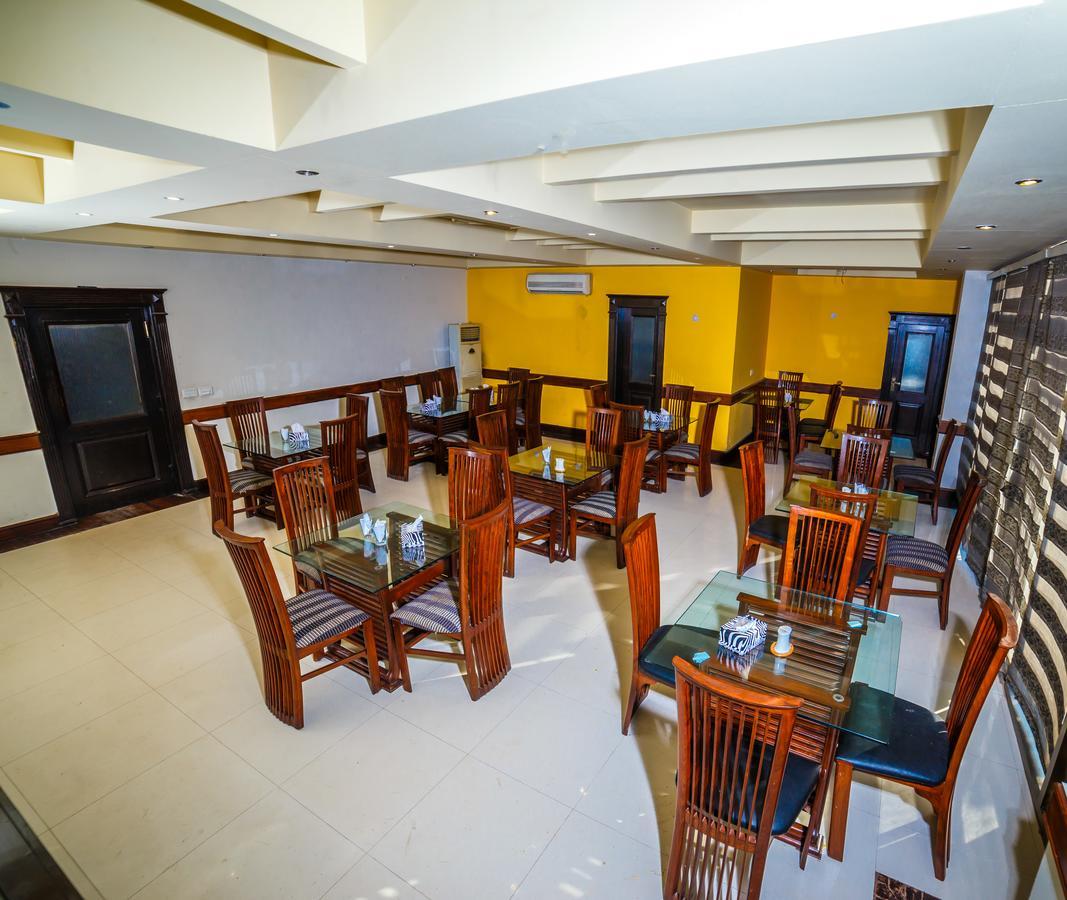 Shelton House Peshawar Hotel Exterior photo