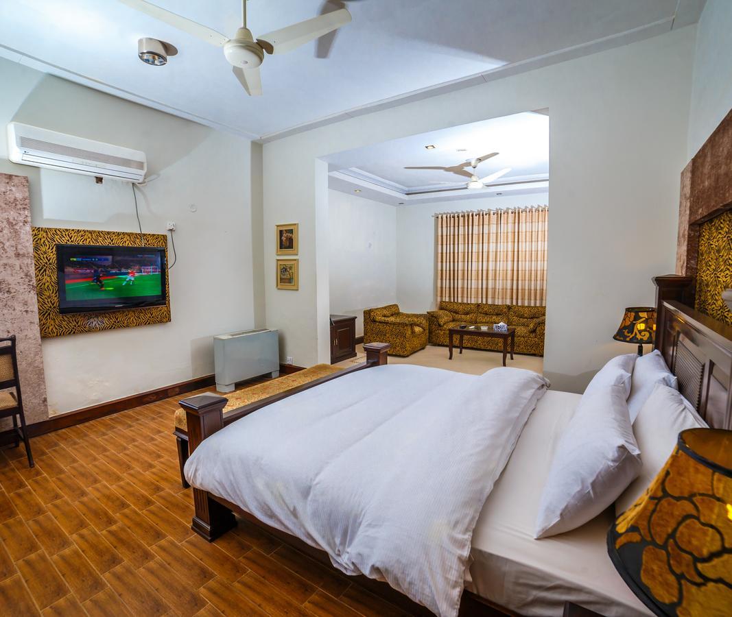 Shelton House Peshawar Hotel Exterior photo