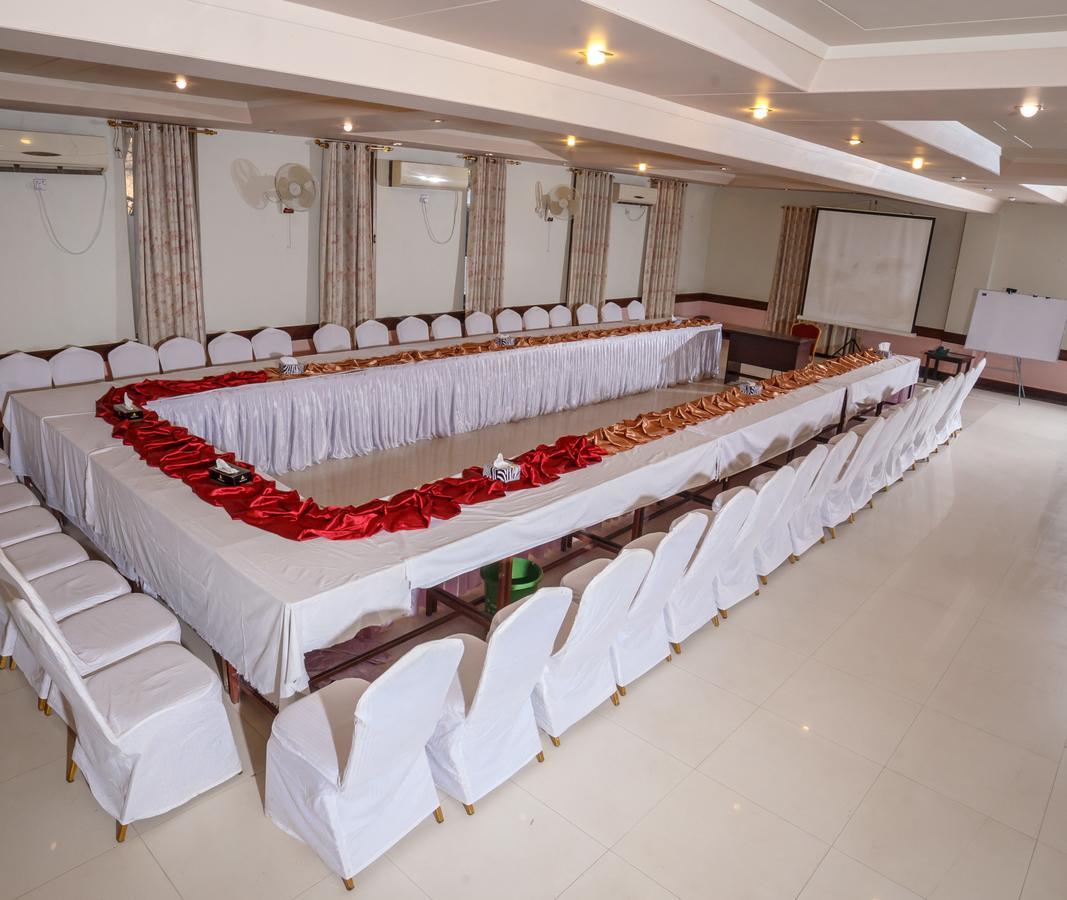 Shelton House Peshawar Hotel Exterior photo